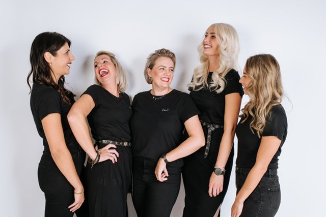 HAIR & more.. Foto personeel (lach) HAIR & more.. Foto personeel (lach)